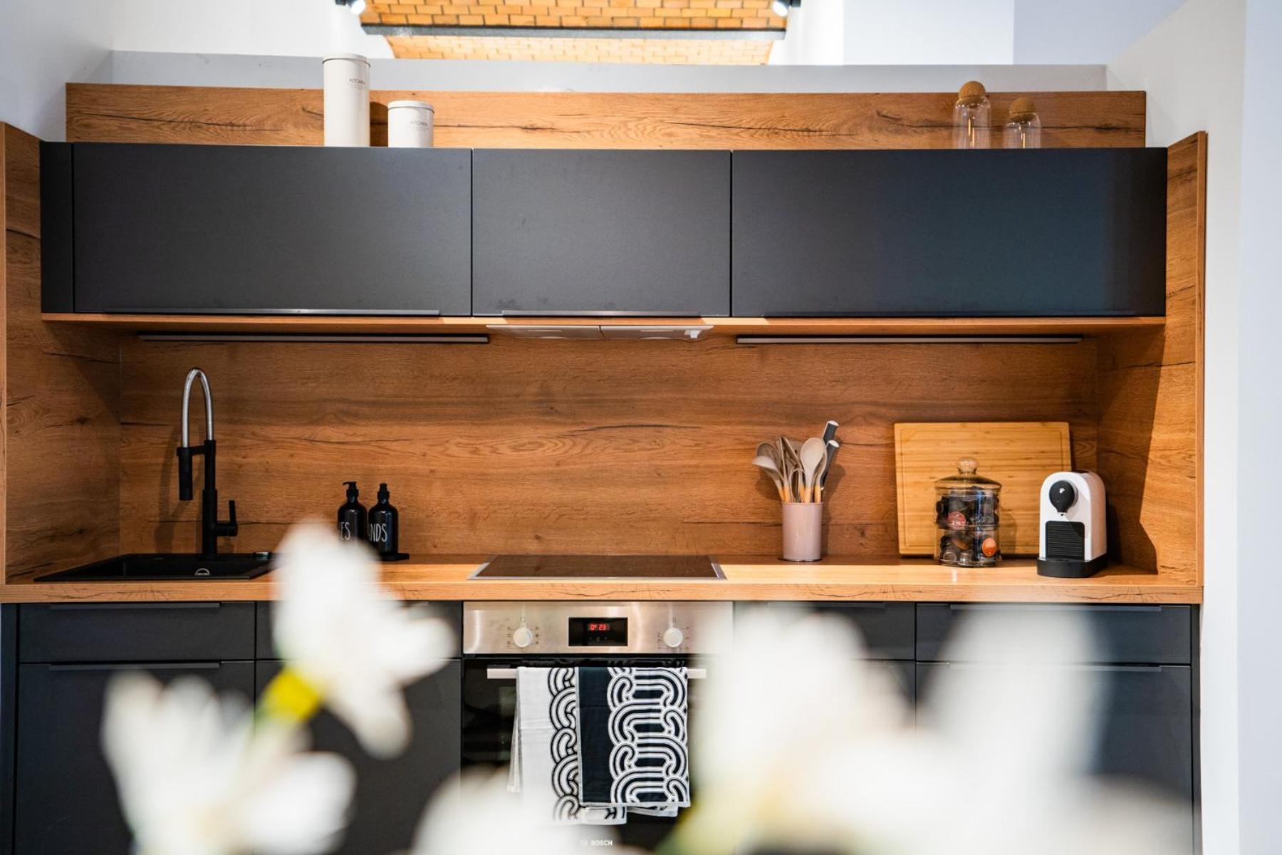 Luxurioeses 100m2 Loft Mit Sauna & Parkplatz - Platz Fuer 4 Personen *