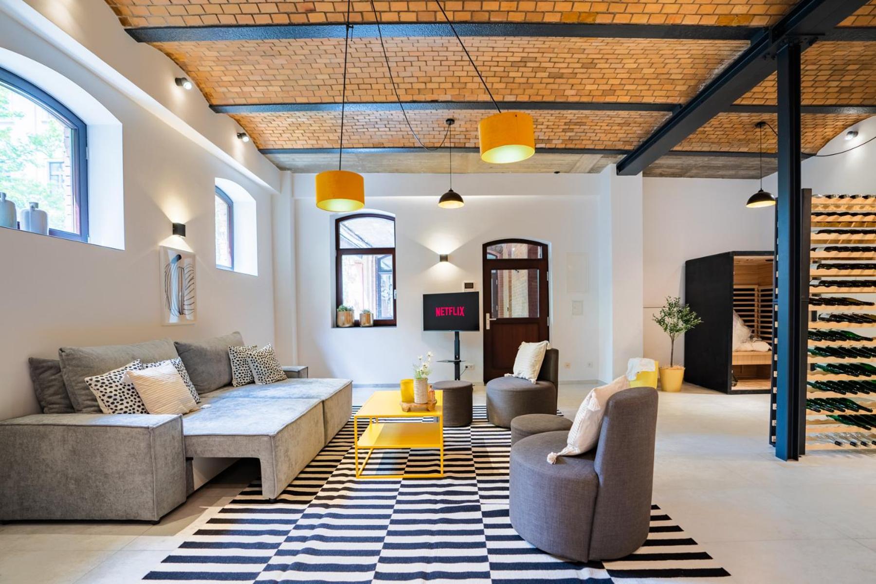 Luxurioeses 100m2 Loft Mit Sauna & Parkplatz - Platz Fuer 4 Personen Wiesbaden