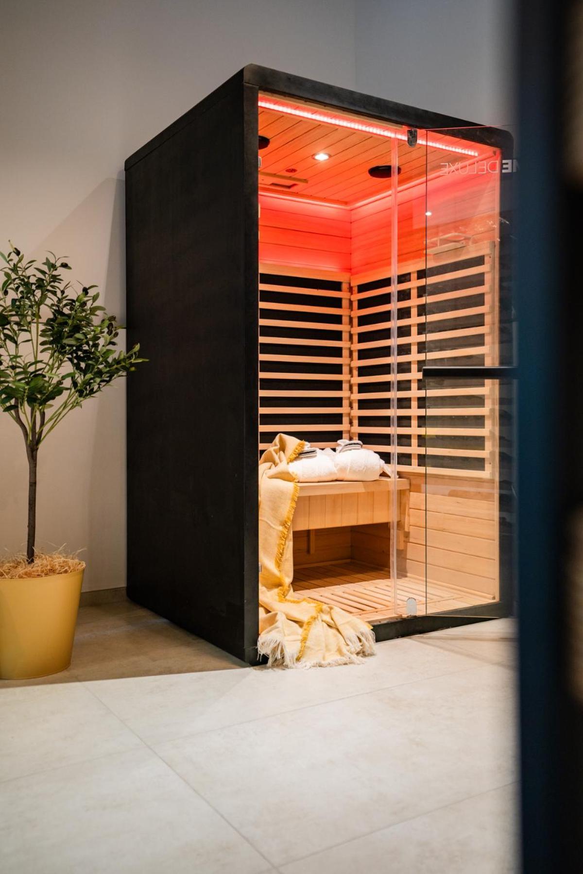 Luxurioeses 100m2 Loft Mit Sauna & Parkplatz - Platz Fuer 4 Personen Apartment Wiesbaden